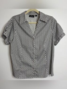 Avenue Black & White Geometric Short-Sleeve Button-Down Shirt